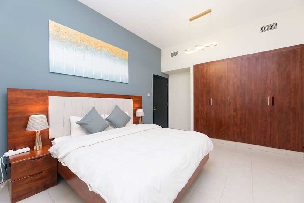 Дубай: Urban Caves - Modern Apartment Steps From The Walk JBR