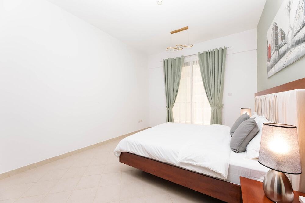 Дубай: Urban Caves - Chic Apartment With Balcony Near The Walk JBR