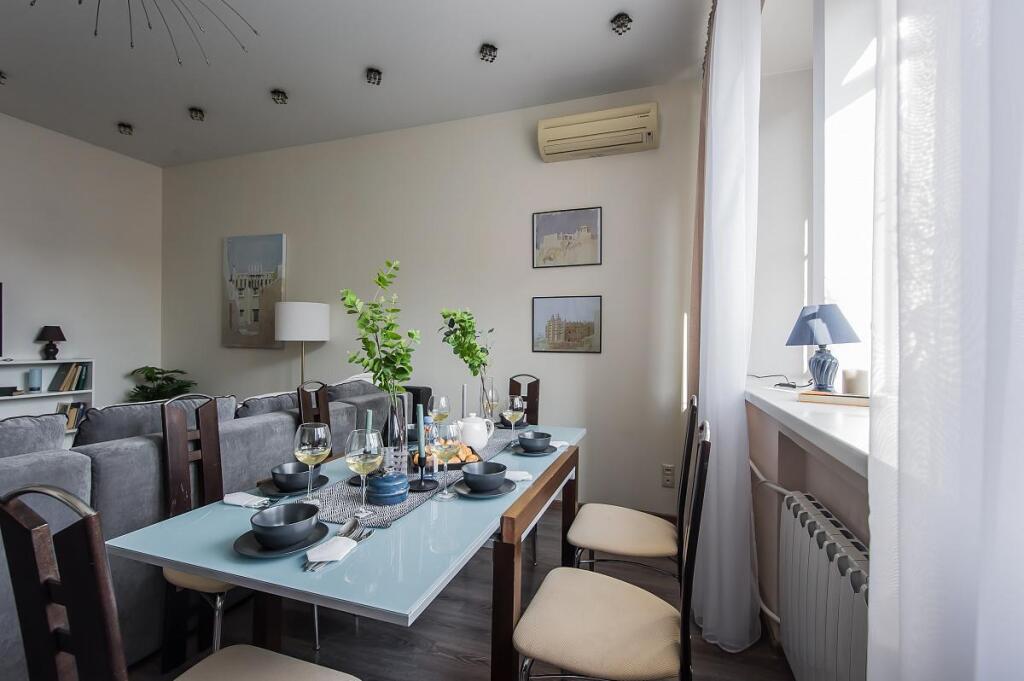 Москва: GMApartments (ДжиЭмАпартментс) на улице Старый Арбат 45/24