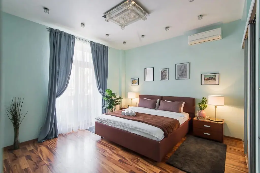 Москва: GMApartments (ДжиЭмАпартментс) на улице Старый Арбат 45/24