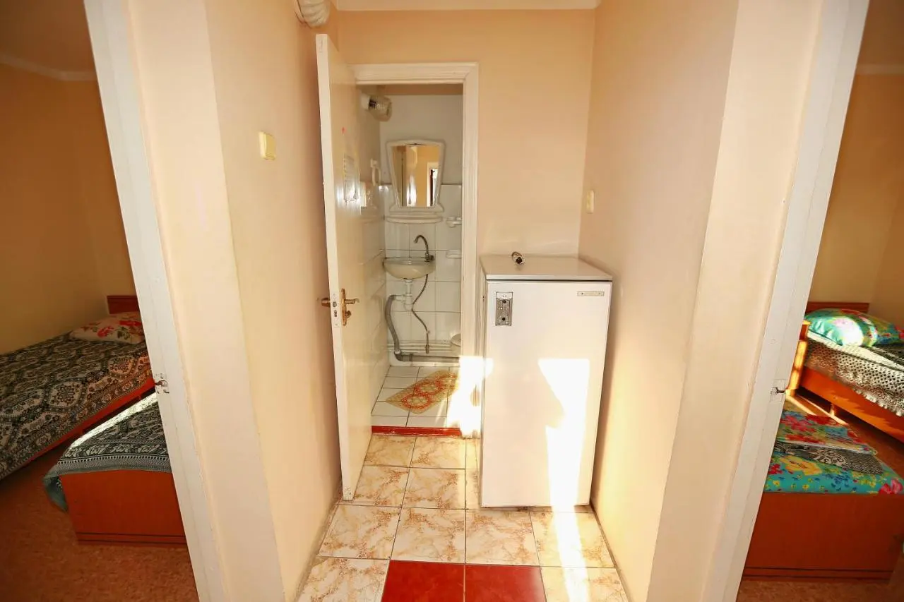 Витязево: Guest House Ekaterina