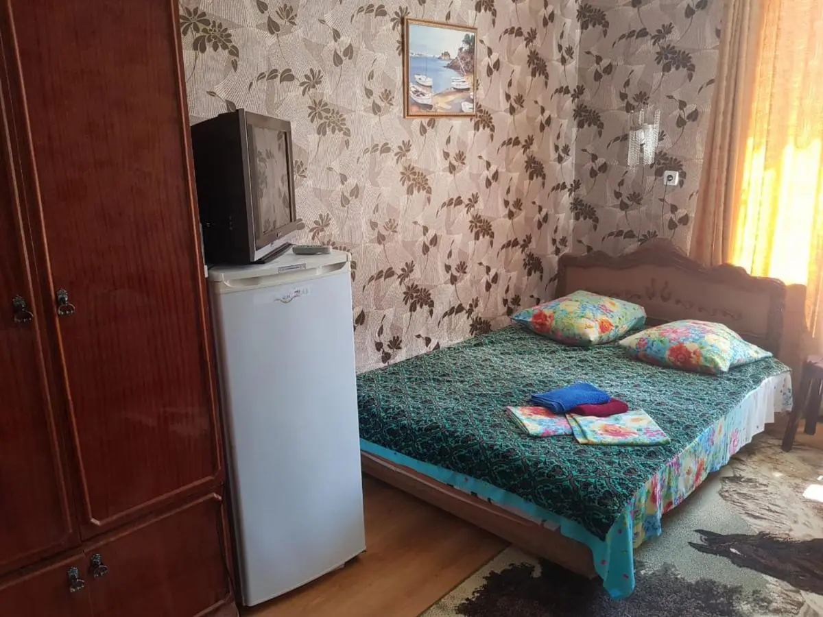 Витязево: Guest House Ekaterina
