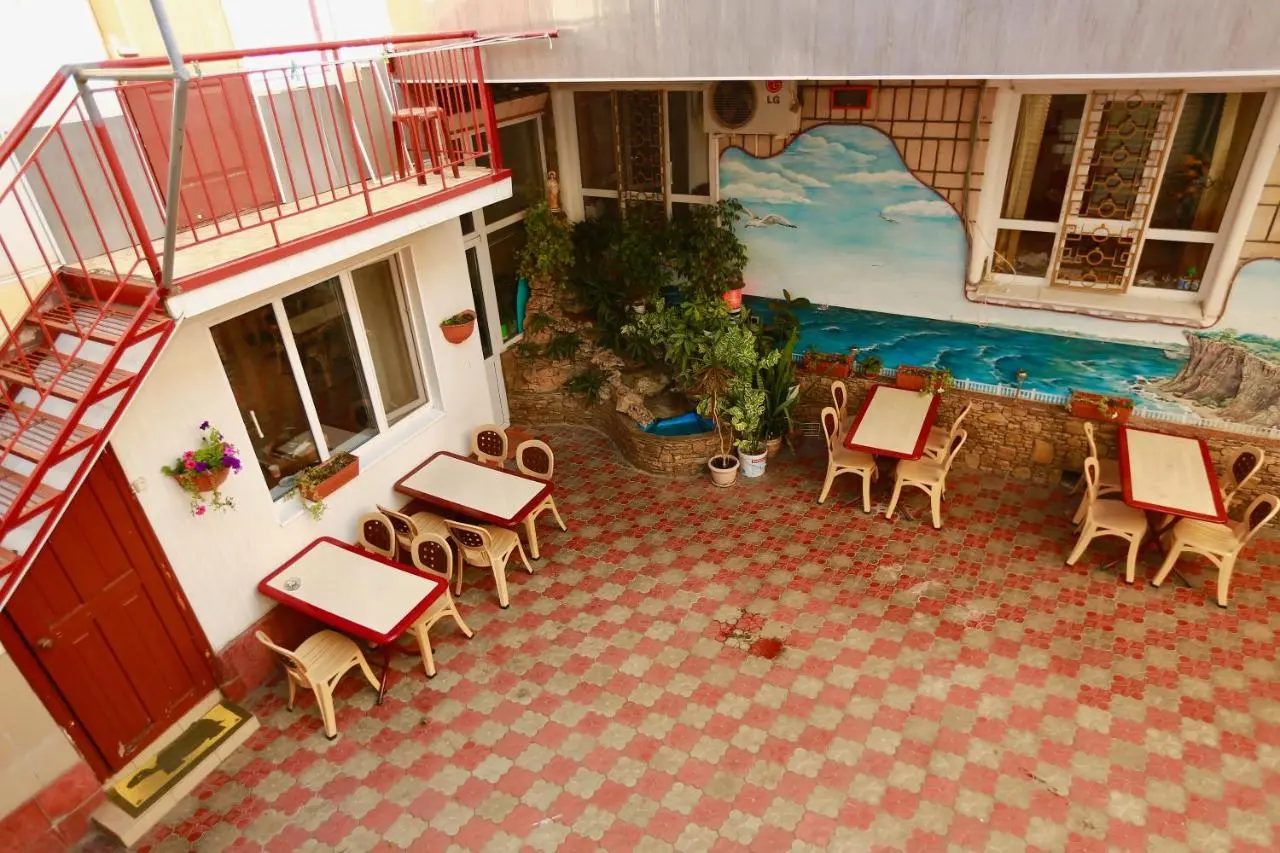 Витязево: Guest House Ekaterina