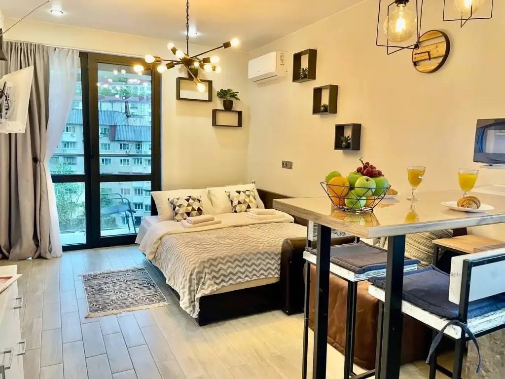 Сочи: Sun City Apartment (Сан Сити Апартмент) на улице Горького 24