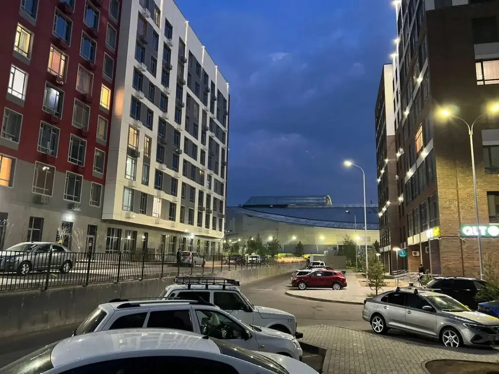 Астана: Venera Apartments (Венера Апартаментс) на проспекте Кабанбай Батыра 45/3к2