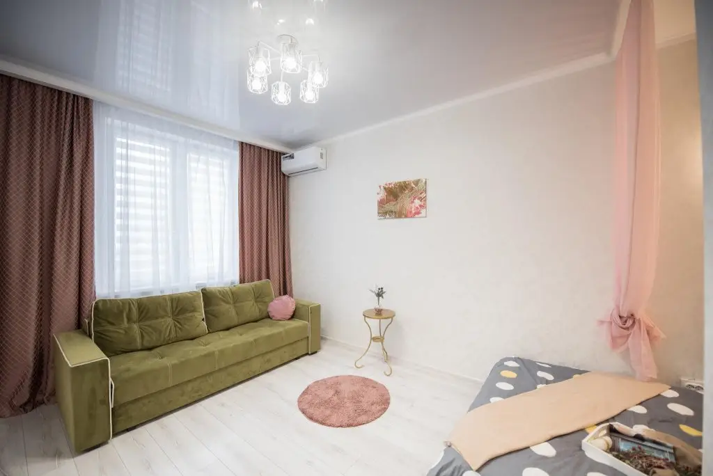 Ростов-на-Дону: Smile Apartments (Смайл Апартментс) на улице Ткачёва 15