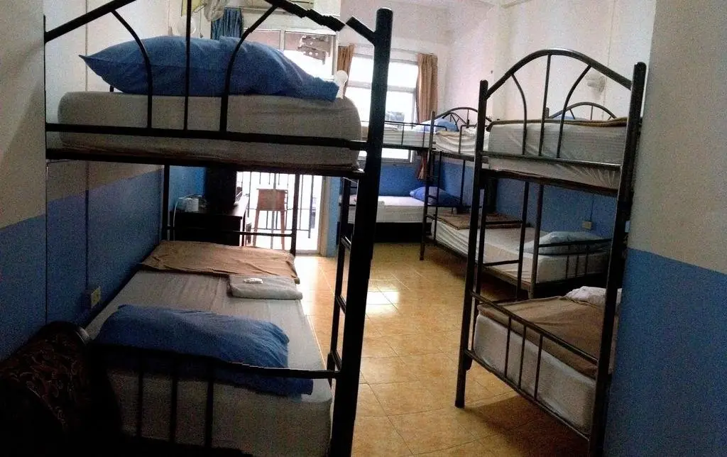 Кату: Buddies Hostel