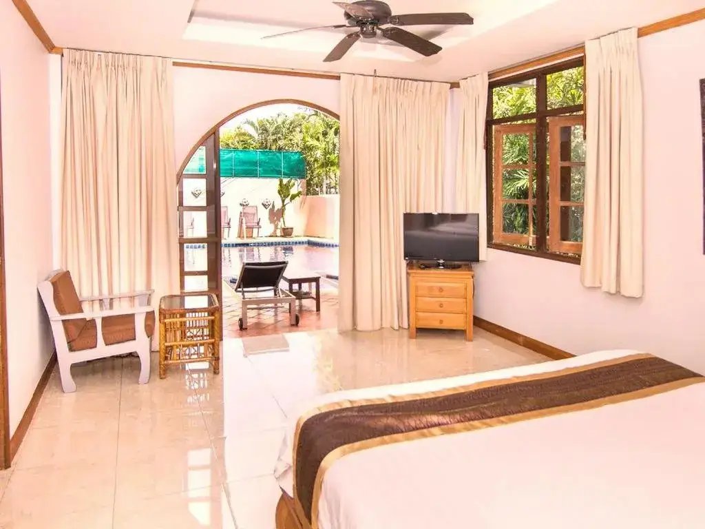 Паттайя: Grand Condo Lotus Pool Villa near the beach