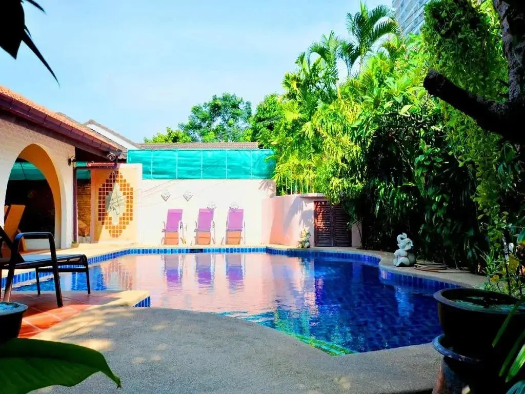 Паттайя: Grand Condo Lotus Pool Villa near the beach