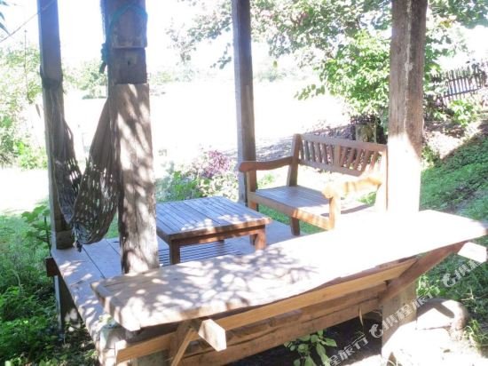 Паи: Baan Ploy Neue Resort
