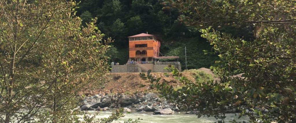 Ардешен: Di̇di̇ Kva Balsüzen Konaklama