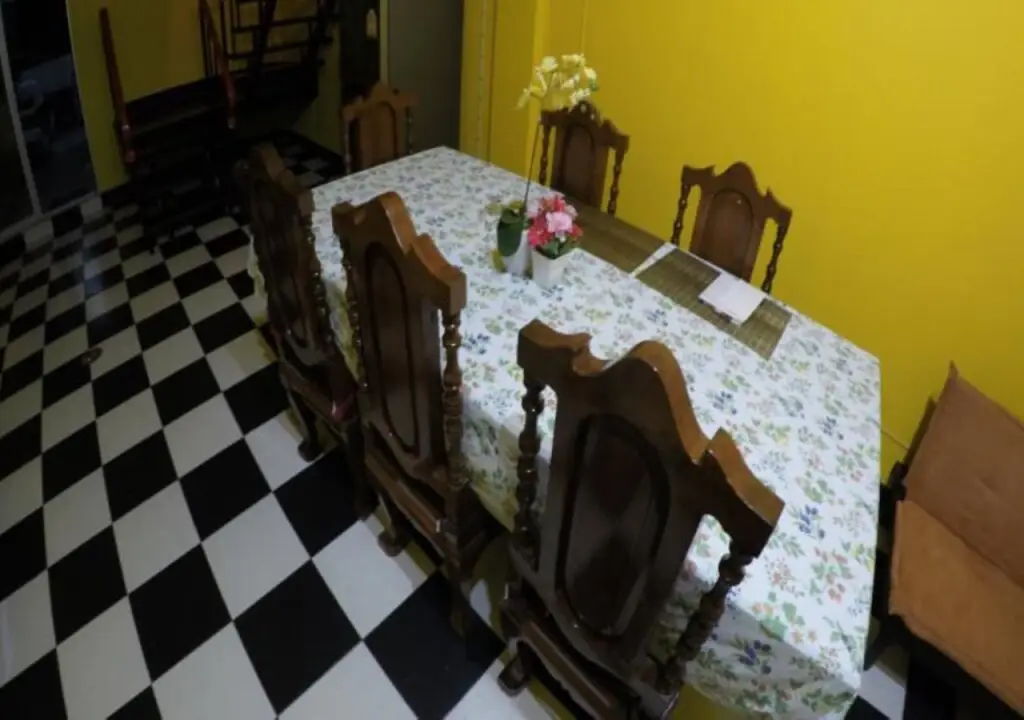 Чиангмай: Baan Phrasing Guesthouse (Sunday Night Market)