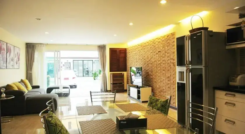 Кату: Townhouse Phuket