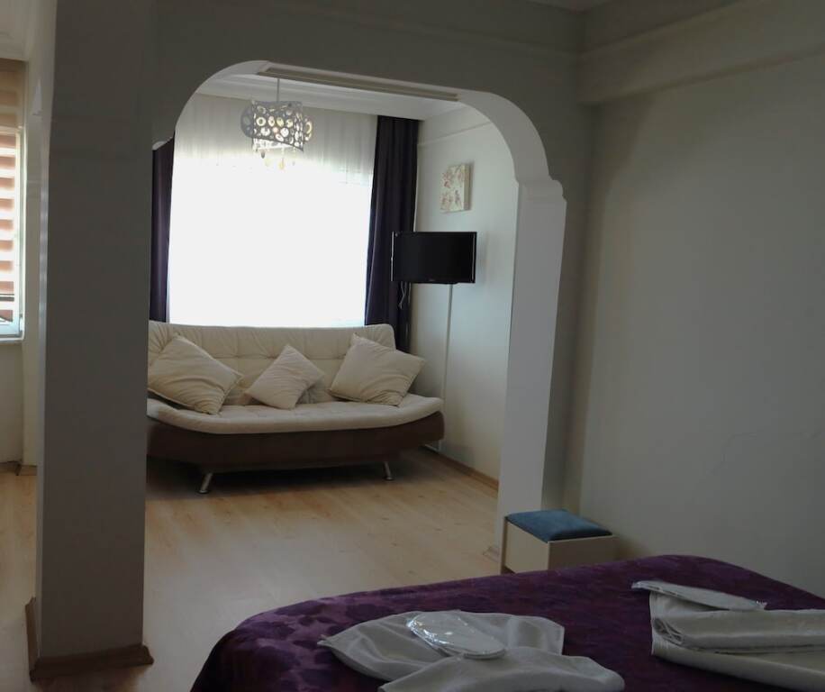 Эдремит: Demir Otel & Restaurant