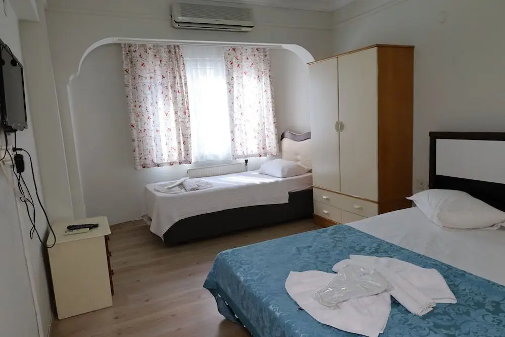 Эдремит: Demir Otel & Restaurant