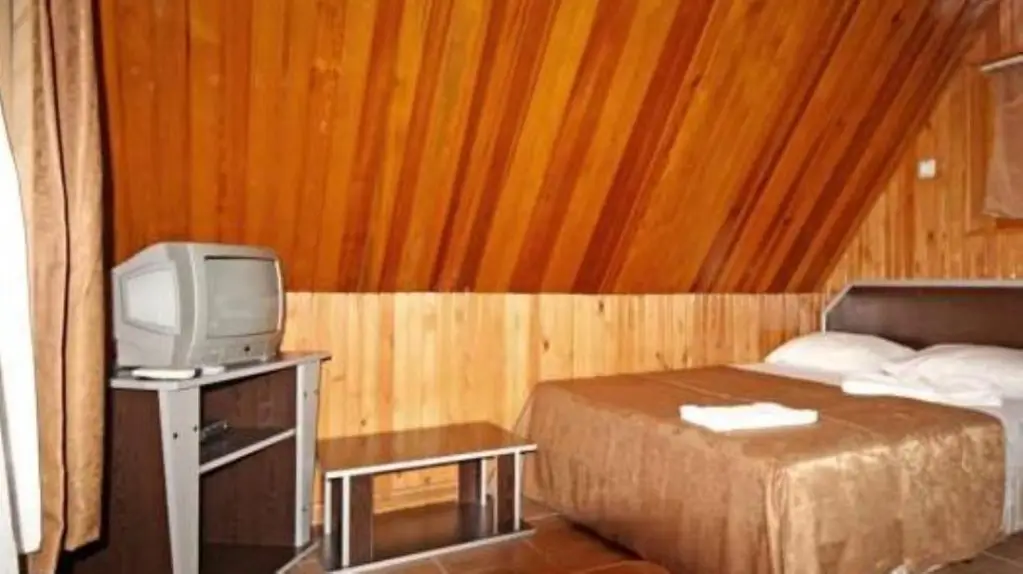 Гёнен: Yesil Hotel