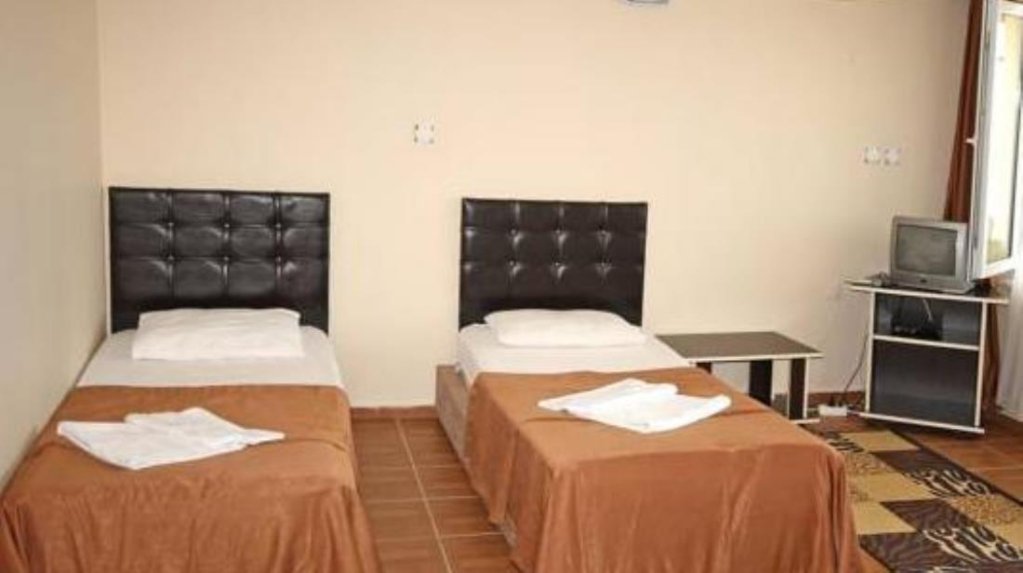 Гёнен: Yesil Hotel