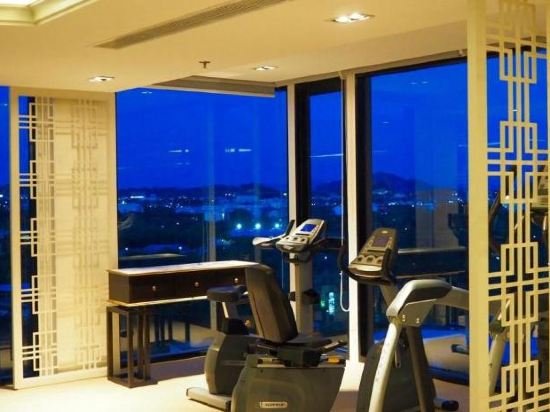 Муанг: Duplex Height Phuket & Rooftop Swimming Pool