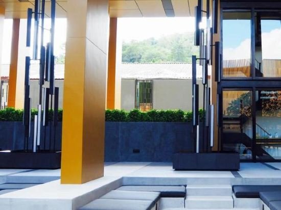 Муанг: Duplex Height Phuket & Rooftop Swimming Pool