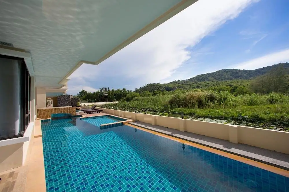 Муанг: The Lago 22