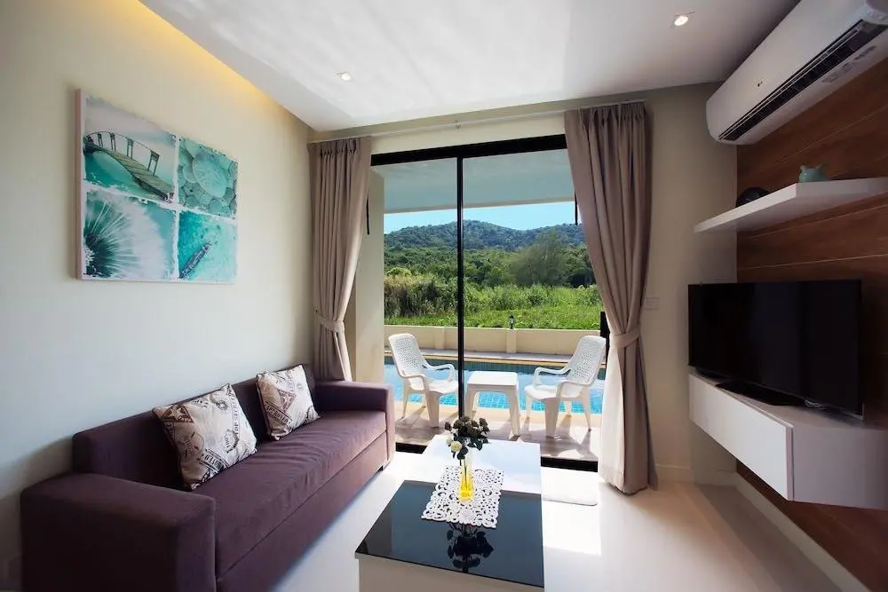Муанг: The Lago 22