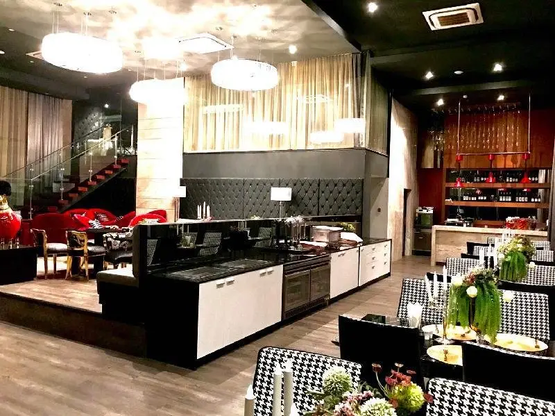 Бангкок: Modern apartment with many amenities