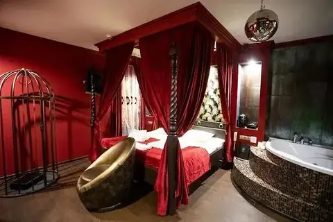 Red Room Hotel — фото 1