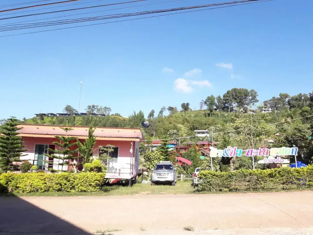 Tiw & Piw Talaymok at Khao Kho — фото 1