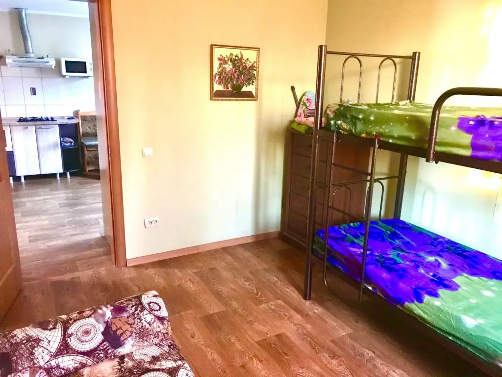 Керчь: Na Chernyishevskogo 21-2 Apartments