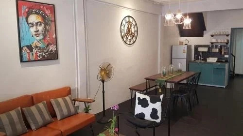 Бангкок: La Casa Sathorn 11