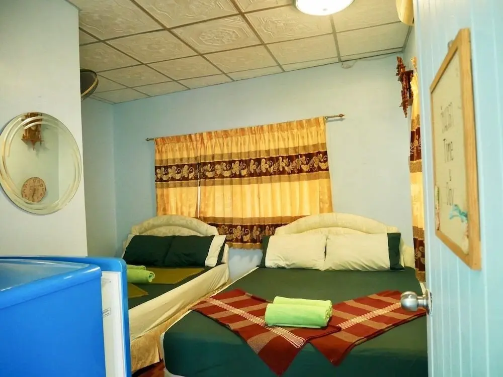 Хуахин: Variety D-Day Hostel  Hua-Hin