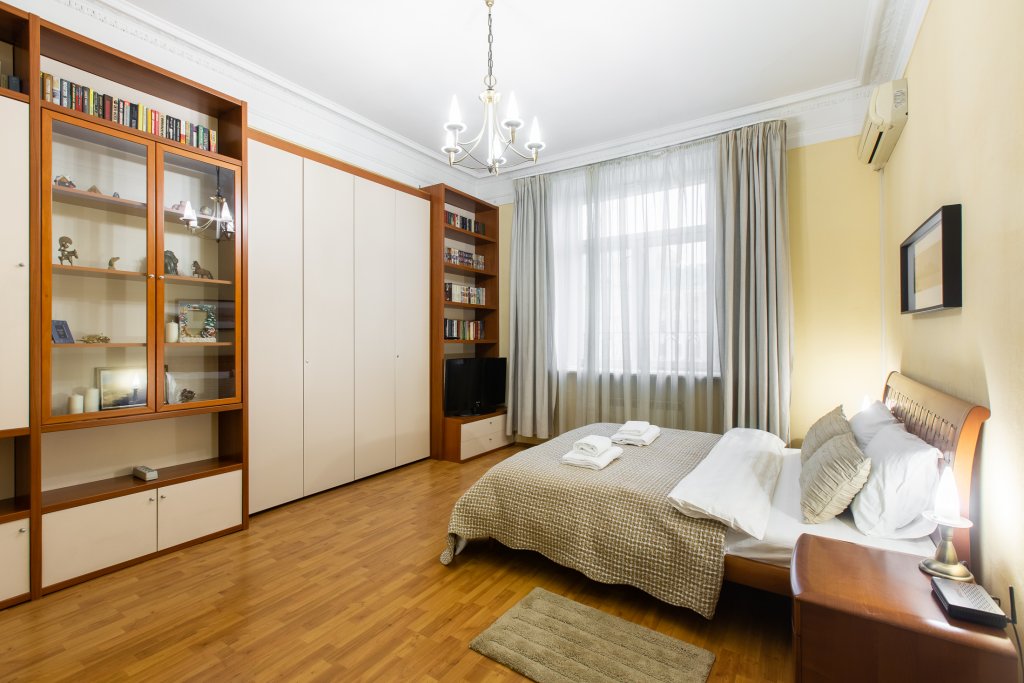 Horoshie Kvartiryi Nikitskij Bul'var Apartments — фото 1