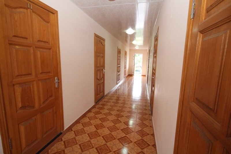 Лоо: Marina Guest House
