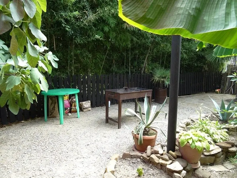 Лоо: Marina Guest House