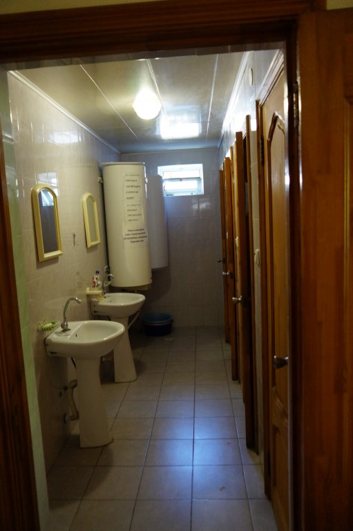 Лоо: Marina Guest House