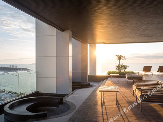 Pattaya Centric Swimming Pool Apartment — фото 1