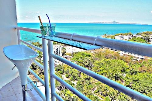 Паттайя: Jomtien Beach Studio F15