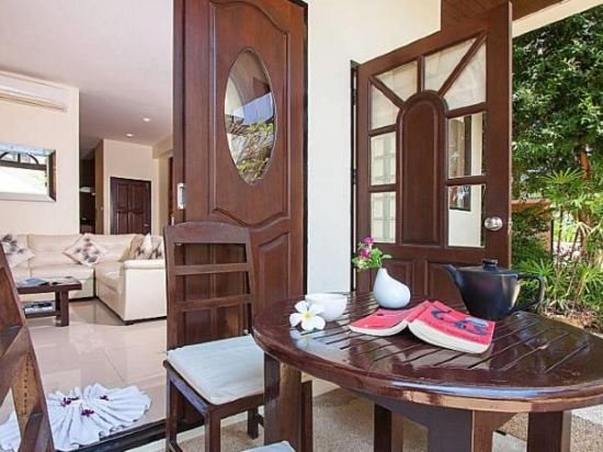 Самуи: Maprow Palm Villa No. 10 | 2 Bed with Resort Pool in Samui