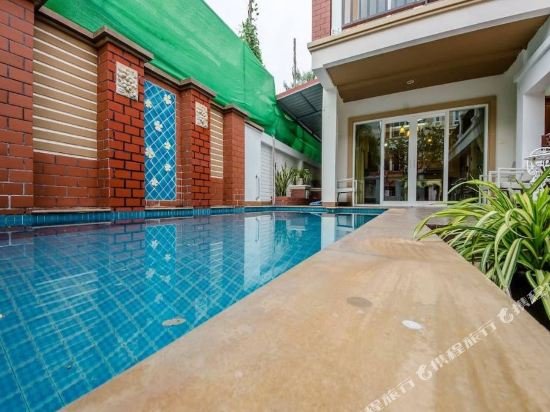 Паттайя: Phra Tamnak Pool Village 1