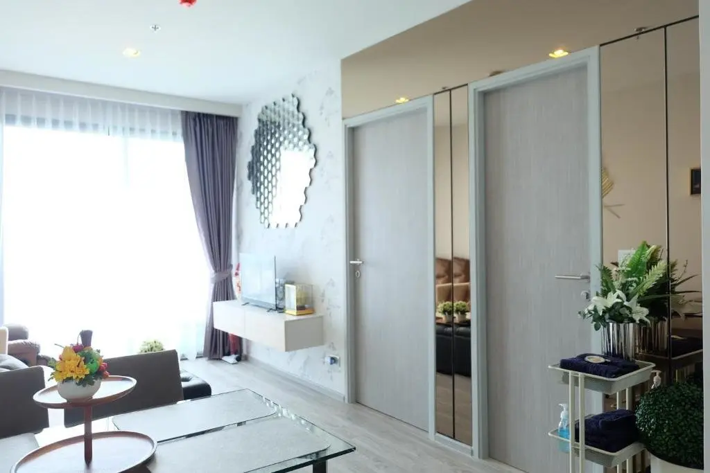 Паттайя: Kuno - 2Br, Beachfront Jomtien