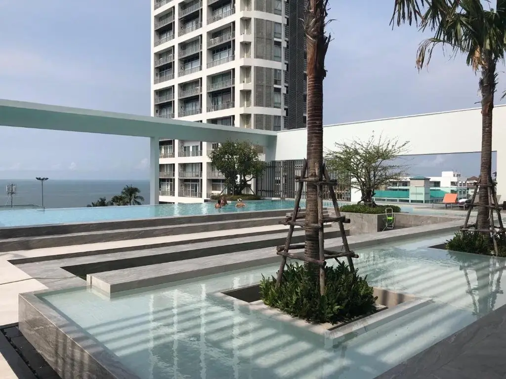 Паттайя: Kuno - 2Br, Beachfront Jomtien