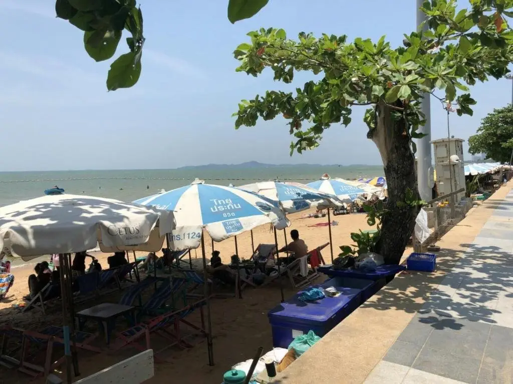Паттайя: Kuno - 2Br, Beachfront Jomtien