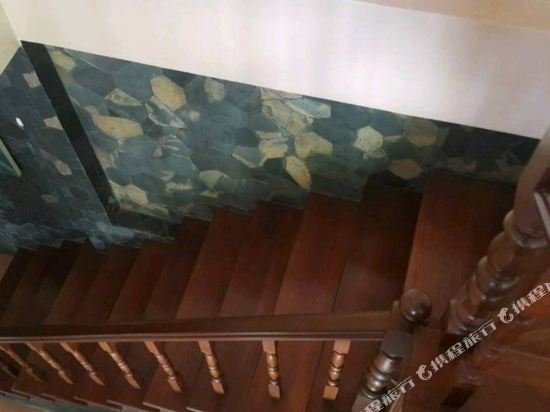 Тхаланг: V Mansion Guesthouse