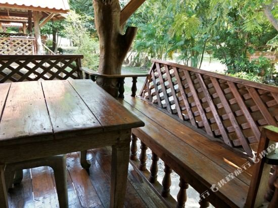 Бури Рам: Ruenthairimnahm Resorts 2