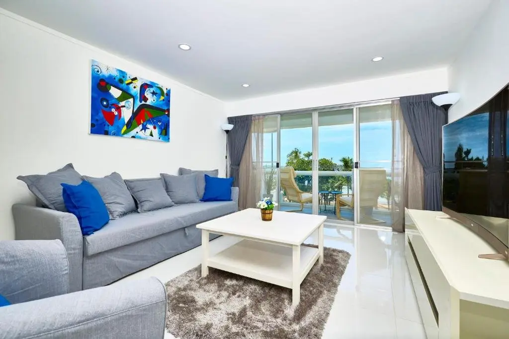 Паттайя: LUXURIOUS APARTMENT at VILLA NAVIN, 30's JOMTIEN BEACH