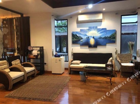 Паттайя: Pattaya Downtown 5 Bedrooms Pool Villa