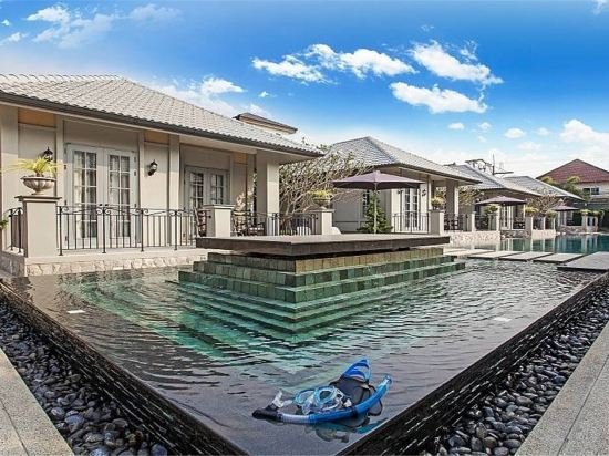 Паттайя: Downtown Tropical 9 Bedroom Luxury Pool Villa