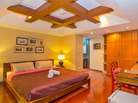 Паттайя: Pattaya Classic 6 Bedroom Thai Style Seaside Villa