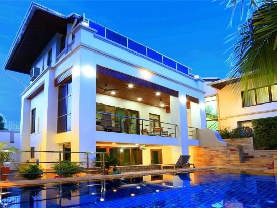 Паттайя: Luxury 9 Bedroom Pool Villa City Centre Walking Street