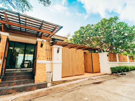Паттайя: 6 Bedroom Pool Holiday Villa Pattaya Downtown